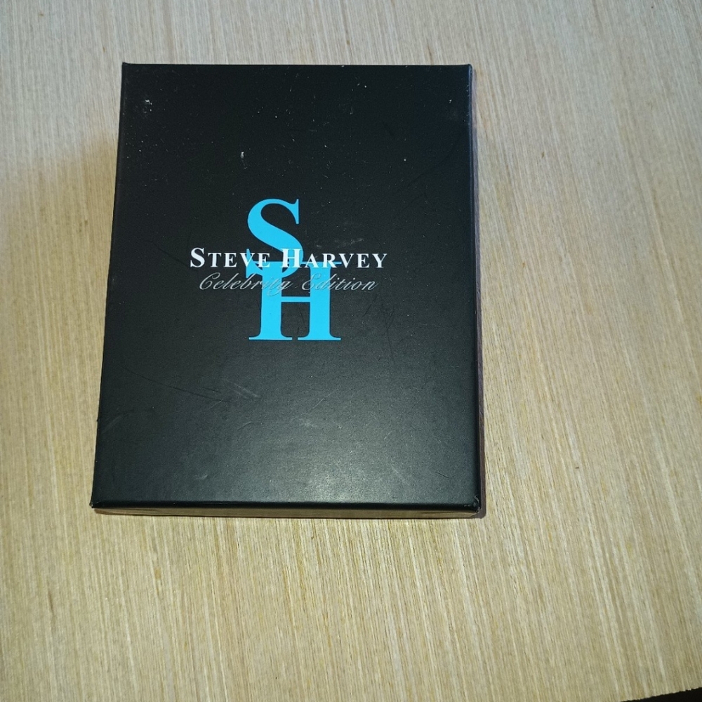 Steve Harvey wallet